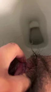 湿了逼逼