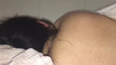 强上刚结婚不久的少妇母狗插进去就老实了