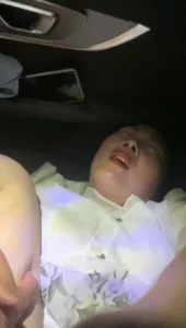 超市熟女母狗车震插进去全是白浆